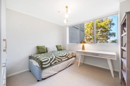 Executive Brand New Designer Haven - Photo 2