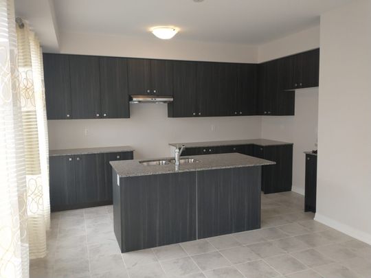 For Lease - 3 Weylie Street, Hamilton, Ontario - Photo 1