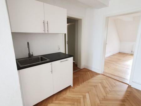 Schöne 2,5-Zimmer-Wohnung in saniertem Altbau in Bregenz mit Seesicht - Photo 2