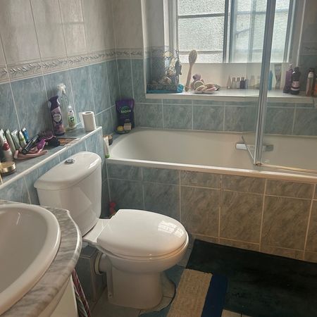 Room in a Shared Flat, Denison Close, N2 - Photo 4