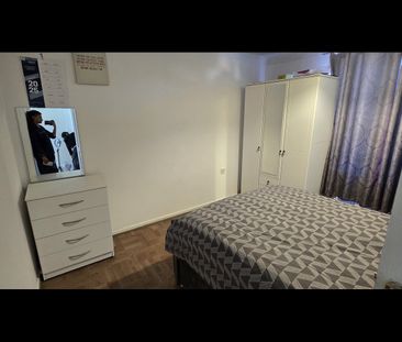 Room in a Shared House, Elgar Gardens, NG3 - Photo 4