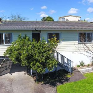 3 Bedroom House - Photo 2