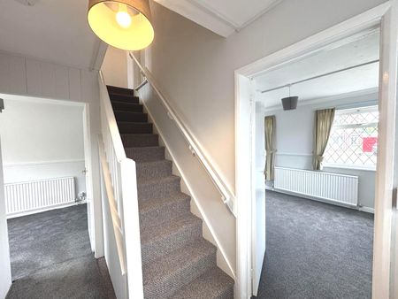 3 bedroom Semi Detached - Photo 4