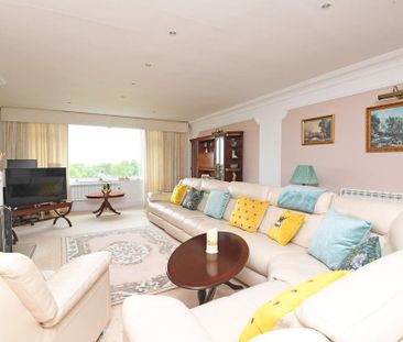 3 bedroom apartment to rent - Photo 2