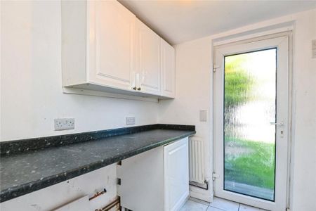 4 bedroom terraced house to rent - Photo 4