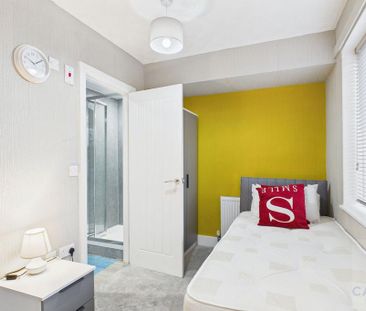 4 bedroom house of multiple occupation to rent - Photo 1