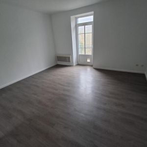 Location Appartement à ENTRE DEUX GUIERS - Photo 1