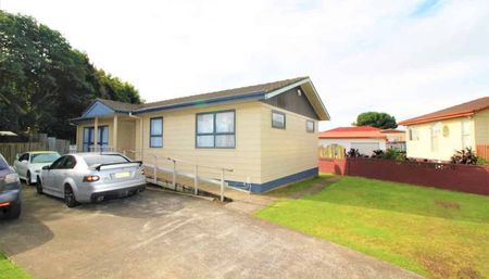 Spacious Family Home in a Peaceful Cul-de-Sac - Photo 4