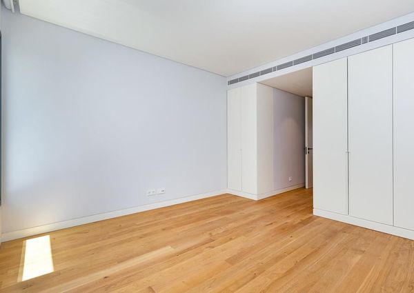 2 Bedroom Apartment with a view, Largo do Rato, Lisboa