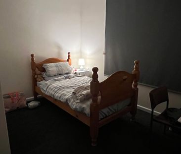 3-bedroom shared house, Unit Cadorna St - Photo 2