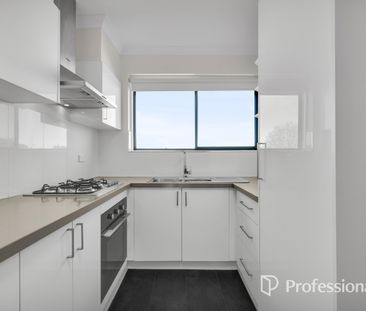 Fully Renovated Star Property in Prime Location - Photo 1