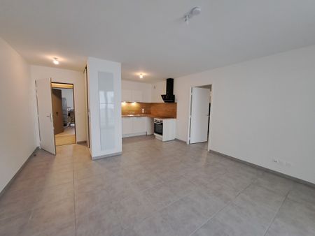 Location Appartement 2 pièces 48m² THONON LES BAINS 74200 - Photo 3