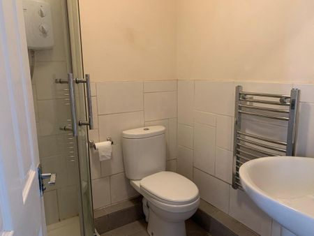 1 bedroom flat to rent - Photo 2