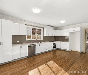 Spacious Family Home in Prime Fawkner Location - Photo 1