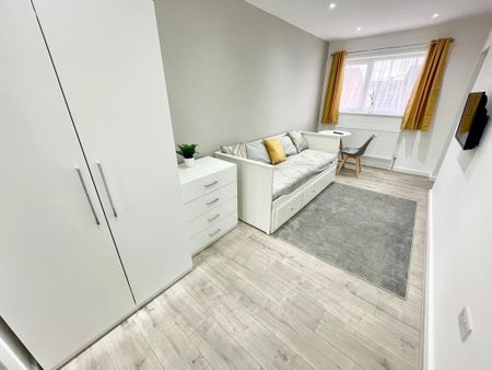 1 bedroom house of multiple occupation to rent - Photo 5