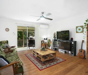 Three-Bedroom Home in a Prime Palm Beach Location - Photo 1