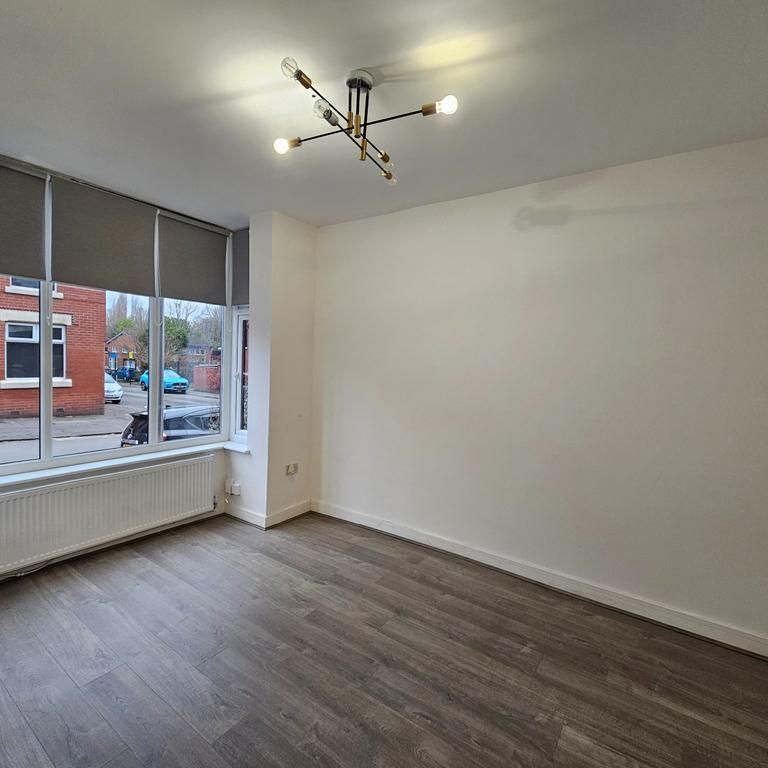 4 bedroom terraced house to rent - Photo 1