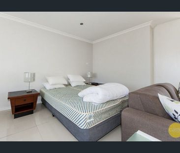 Fully Furnished, Internet, Water & Electricity Included! - Photo 5