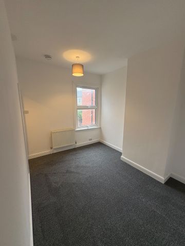 3 Bed Terraced House, Hearsall Lane, CV5 - Photo 2