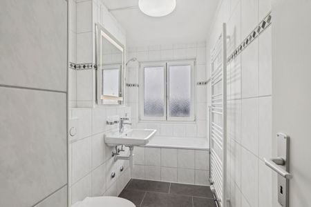 Jetzt einziehen - frisch renovierte Wohnung ruhig, grün und zentral - Foto 5