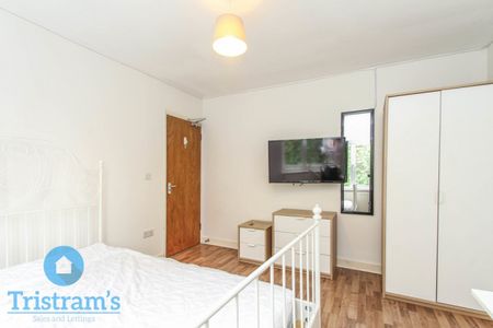 5 bed Semi-Detached House for Rent - Photo 4