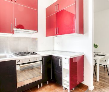 Large single room with balcony in Milan - Photo 4