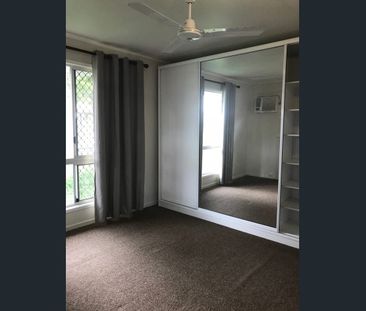 3-Bedroom Home in Great Condition – Powered Shed, No Rear Neighbours! - Photo 2