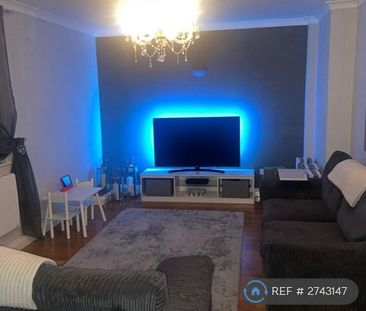 3 bedroom maisonette to rent - Photo 2