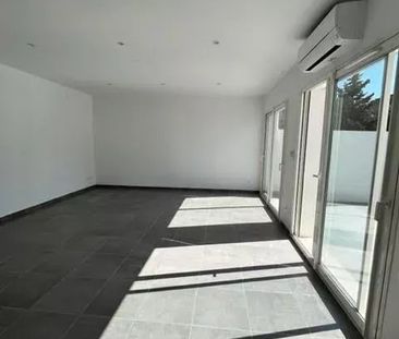 Location Appartement 3 pièces 73m² PLAN DE CUQUES 13380 - Photo 3