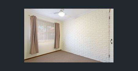 Low-Set Brick Unit Just 25m from the Water - 11/89 Sutton Street Redcliffe QLD 4020 - Photo 5