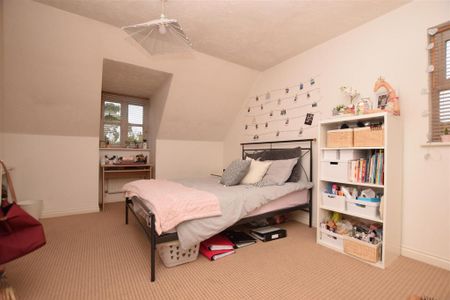 3 bedroom semi-detached house to rent - Photo 3