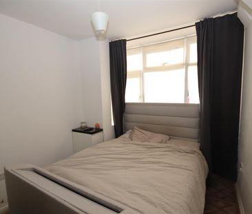 1 bedroom Flat to let - Photo 4