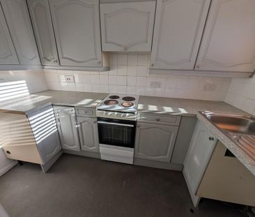 1 bedroom ground floor flat to rent - Photo 3