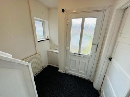 3 bedroom House To Let - Photo 2