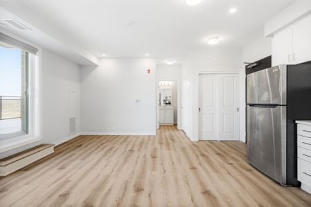 For Lease - 1350 HEMLOCK Road Unit# 511, Manor Park - Cardinal Glen and Area, Ontario - Photo 4