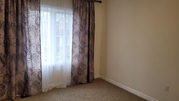 For Lease - 2135 Speare Court, Innisfil, Ontario - Photo 1