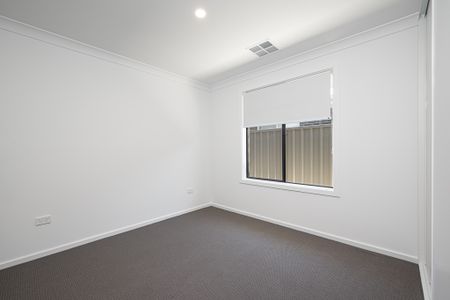 16 Oceanic Crescent, Waitpinga SA 5211 - House For Rent | Domain - Photo 5