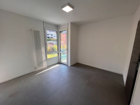 FOR RENT SPACIOUS 5.5 ROOM IN RECENTLY RENOVATED BUILDING - Photo 1