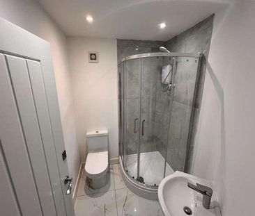 Park Walk, Northampton, NN5 - Photo 4