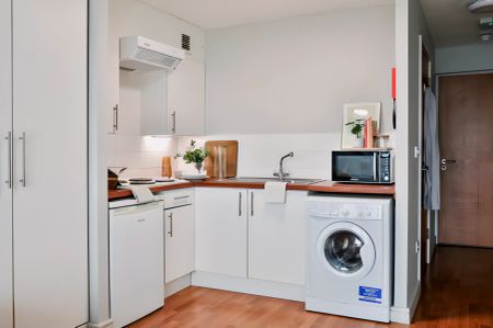 Classic 1-Bed Apartment - Coastal View - Photo 4