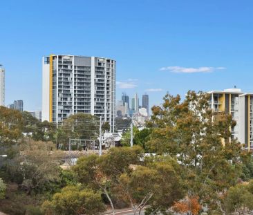 Furnished Apartment with Breathtaking Views & Resort-Style Amenities - Photo 3