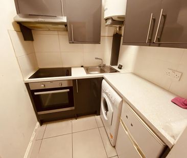 Studio to rent - Photo 2