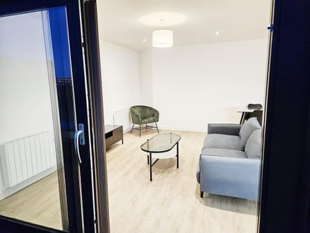 2 bedroom flat to rent - Photo 2