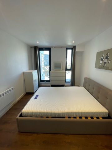 1 Bed Flat, Southwark Bridge Road, SE1 - Photo 2