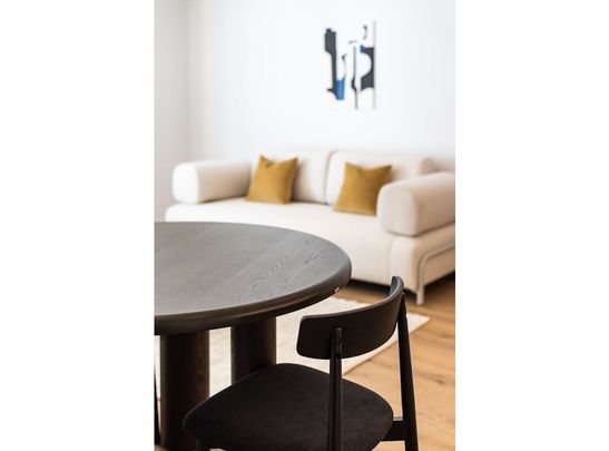 Largo Santa Bárbara, Lisbon, Lisbon 1150-260 - Photo 1