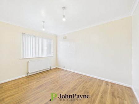 3 bedroom end of terrace house to rent - Photo 2