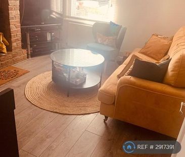2 bedroom end of terrace house to rent - Photo 1