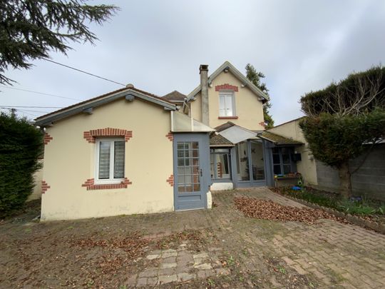 Location Maison 4 pièces 102m² EVREUX 27000 - Photo 1