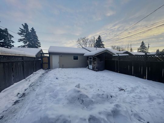 123 32 Ave NW, Calgary - Photo 1