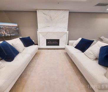 Nearly New Luxury Apartment l 2 bed 2 bath plus one Car park Space - Photo 2